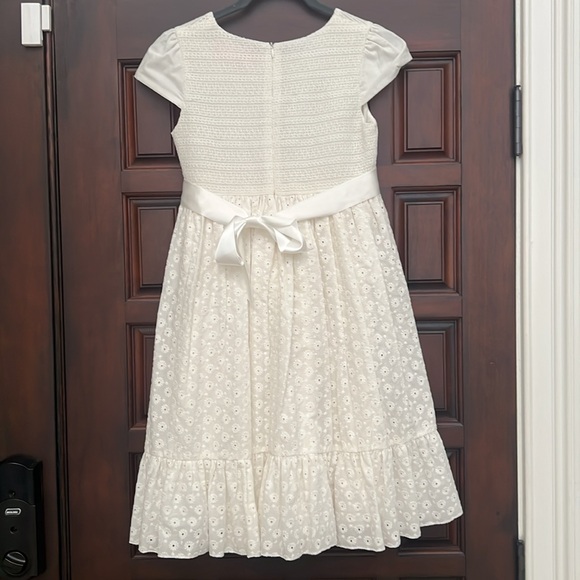 Hollie Hastie Clara Smocked Floral Embroidered Cotton Girls Dress. Sizes 9-10 - Picture 4 of 7